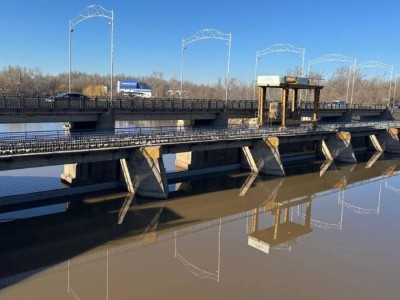 
                    Паводковую воду направили в реки и озера Западно-Казахстанской области
                