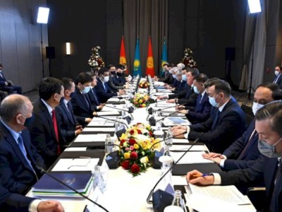 
                    Главы правительств Казахстана и Кыргызстана провели переговоры
                