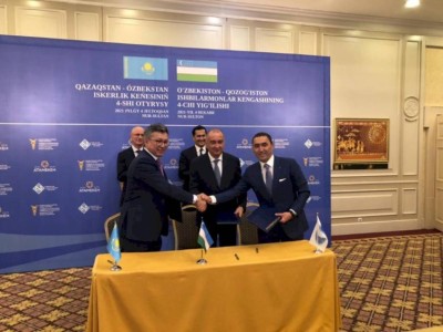 
                    Казахстан и Узбекистан подписали ряд инвестиционных проектов
                