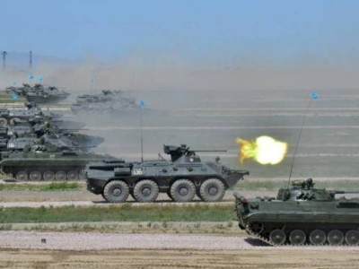 
                    Казахстан передаст часть военного имущества Кыргызстану и Таджикистану
                