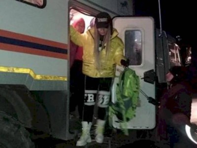 
                    В Алматинской области эвакуировали 52 туристов из сломавшегося автобуса
                