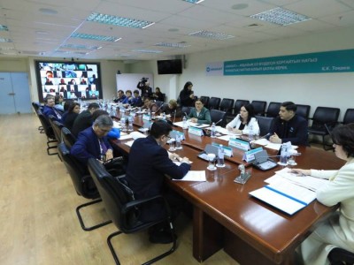 
                    Как сделать рабочие профессии престижными, обсудили в Amanat 
                