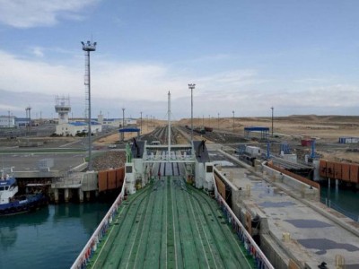 
                    Узбекистан расширяет сотрудничество с морскими портами Казахстана
                