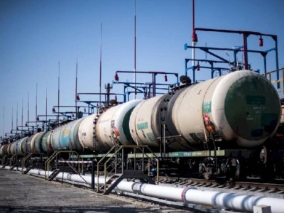 
                    Соглашения с Азербайджаном по транспортировке казахстанской нефти пока нет – Болат Акчулаков
                