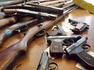 
                    Операция по изъятию незаконно хранящегося оружия проводится в Алматы
                