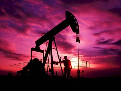
                    Стоимость нефти марки Brent вновь побила рекорд
                
