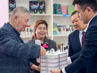 
                    В Мангистау презентовали первую книгу Сабыра Айтуара в рамках проекта «Кітап-AMANAT»
                