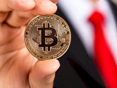 
                    Впервые с 26 июня курс биткоина упал ниже $31 000
                