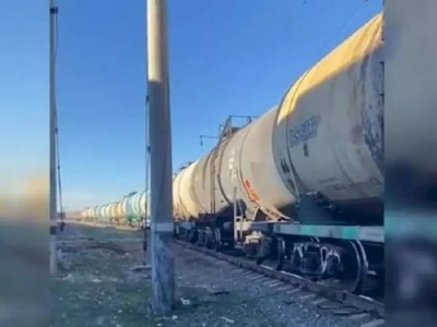 
                    На 230 миллионов тенге бензина пытались незаконно вывезти из РК в Кыргызстан
                