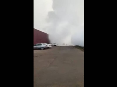 
                    Фонтан кипятка и облако пара: в Алматы произошел порыв на теплотрассе
                