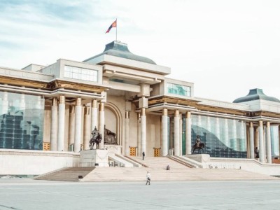 
                    Глава государства поздравил Президента Монголии с избранием на пост
                