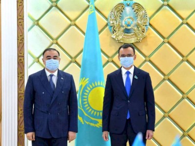 
                    Маулен Ашимбаев принял посла Азербайджана в РК
                