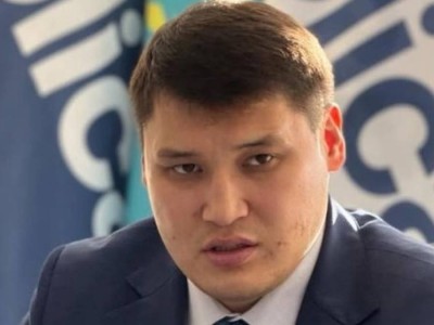 
                    В Шымкенте обстреляли замакима Руслана Берденова: чиновник госпитализирован, нападавший задержан
                