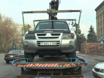 
                    Оригинальный лайфхак использовал алматинец, чтобы не платить за парковку
                