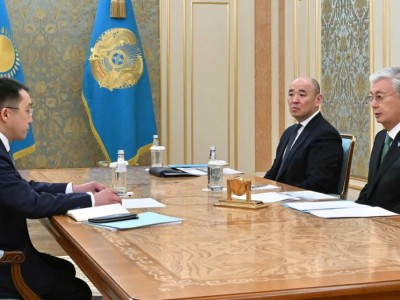 
                    Токаев принял министра транспорта Марата Карабаева
                