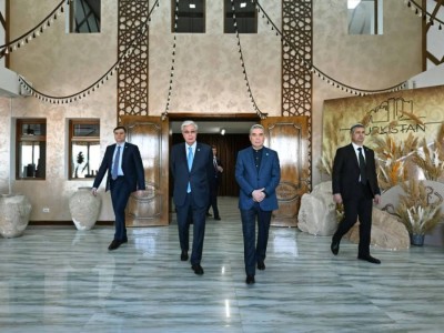 
                    Президент Казахстана и председатель Халк Маслахаты Туркменистана посетили Turkistan visit centre
                