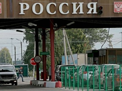 
                    Россия открыла сухопутную границу для «родственных» казахстанцев
                