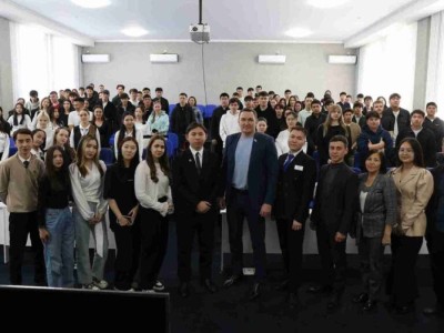 
                    Год рабочих профессий: в ВКО прошел форум молодежи «Единство в труде»
                