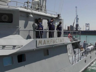 
                    Военно-морские учения Казахстана и России проходят на Каспии
                