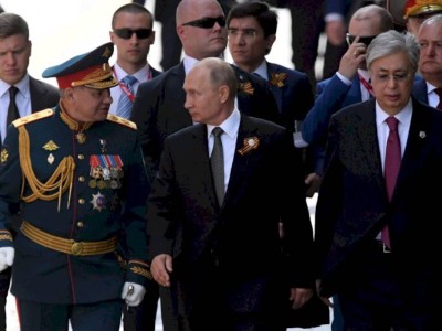 
                    Президент Токаев не собирается в Москву на парад
                
