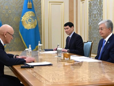 
                    Президента проинформировали о работе фонда «Қазақстан халқына» 
                