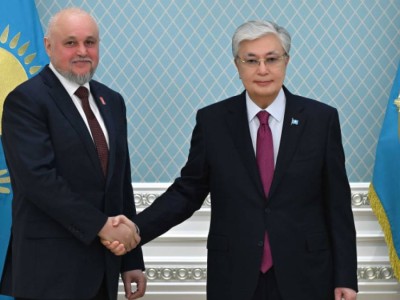 
                    Токаев принял министра энергетики России Сергея Цивилева
                