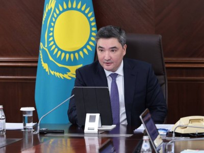 
                    Передать госкомпаниям подземные национальные богатства предложил Бектенов 
                
