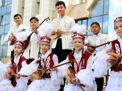 
                    Как алматинцы отмечают День домбры
                