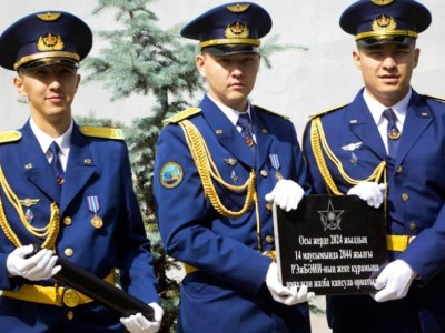 
                    Курсанты военного института заложили капсулу времени
                