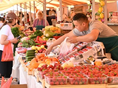 
                    Почти 900 тонн готовой продукции реализуются на ярмарках выходного дня в Алматы
                
