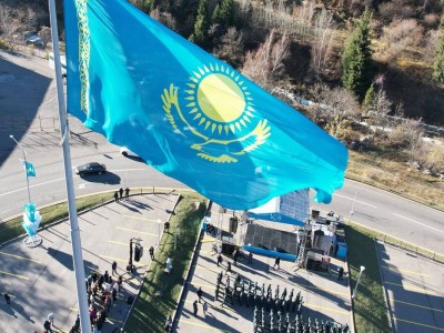 
                    В честь Дня Республики в Алматы состоялась церемония поднятия Государственного флага
                