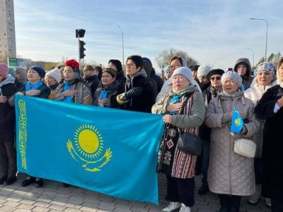 
                    Государственный флаг в честь Дня Республики торжественно подняли в Караганде
                