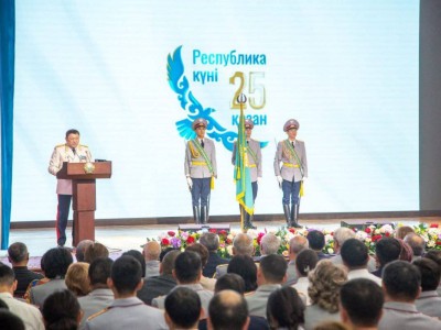 
                    Более шести тысяч полицейских охраняют покой горожан в Алматы
                