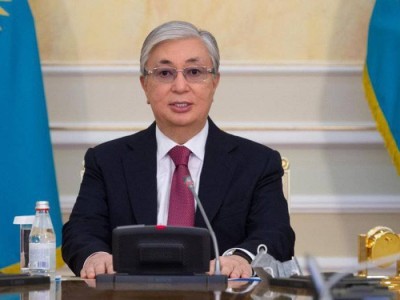 
                    Касым-Жомарт Токаев поздравил казахстанцев с Днем Республики
                