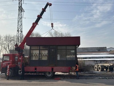 
                    В Алматы усилят меры в борьбе со стихийной торговлей и сносом незаконных торговых объектов
                