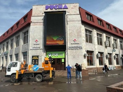 
                    Более 1200 незаконных вывесок демонтировали в Астане
                