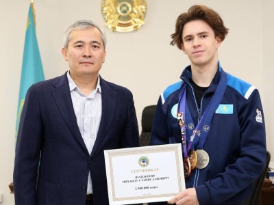 
                    Михаила Шайдорова поздравили в акимате Алматы с серебром на чемпионате мира
                