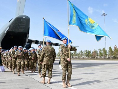 
                    Первый отряд казахстанских миротворцев вернулся с Голанских высот
                