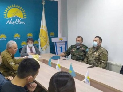 
                    В Алматы "нуротановцы" организовали встречу воинов-афганцев с молодежью мегаполиса
                