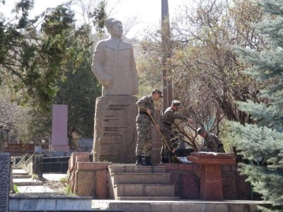 
                    В Алматы участники акции «100 дней до Победы» чествуют героев войны
                