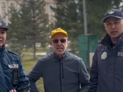
                    64-летний итальянец прилетел в Уральск ради любви, но остался один в аэропорту 
                