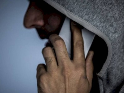 
                    Неизвестный угрожает взорвать 12 школ в Алматы
                