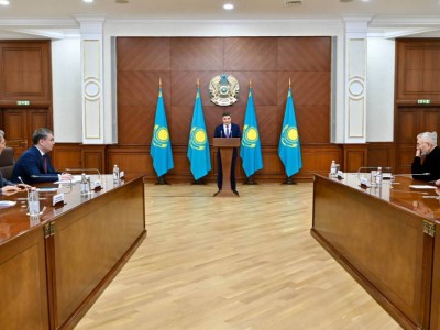 
                    Лучшим казахстанским геологам вручили государственные награды  
                