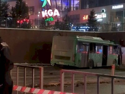 
                    В Алматы произошла массовая авария с участием автобуса
                