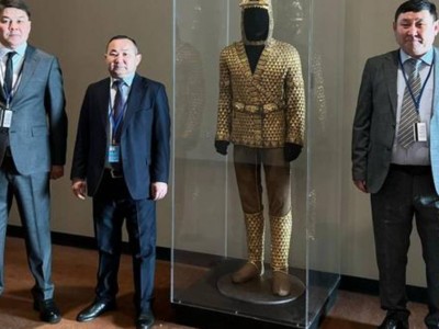 
                    В Нью-Йорке прошла выставка картин карагандинского художника Карипбека Куюкова
                