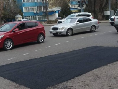 
                    Текущий ремонт дорог в Алматы: на каких магистралях ведутся работы 
                