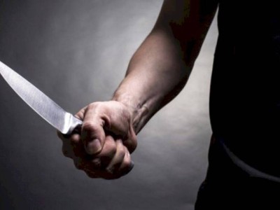 
                    Голыми руками обезвредил вооруженного преступника полицейский в Алматы
                