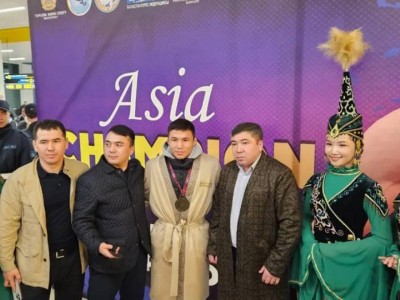 
                    Сборную Казахстана по вольной борьбе торжественно встретили в Алматы
                