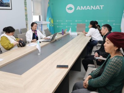 
                    Алматинцев учат жить без долгов
                