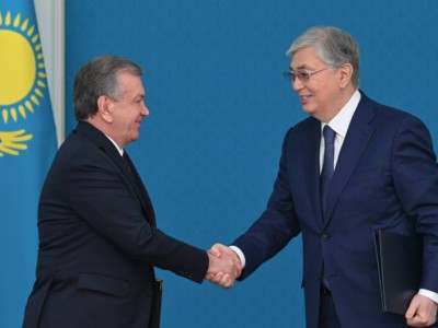 
                    Токаев и Мирзиёев проведут неформальную встречу в Алматы
                